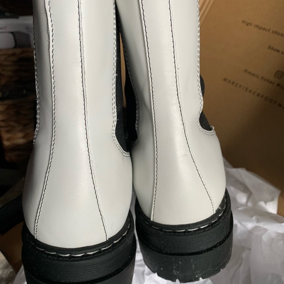 Marc Fisher White with Black Lug Sole Ankle Boots Women’s size 9.5 MLPATRICK - Picture 3 of 10